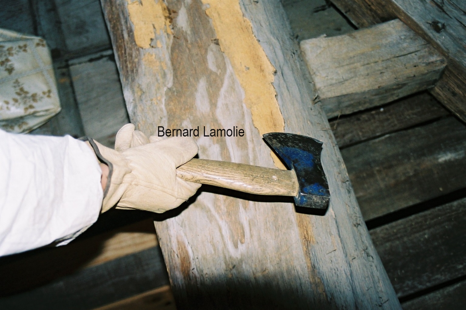 Nettoyage de la charpente avant traitement